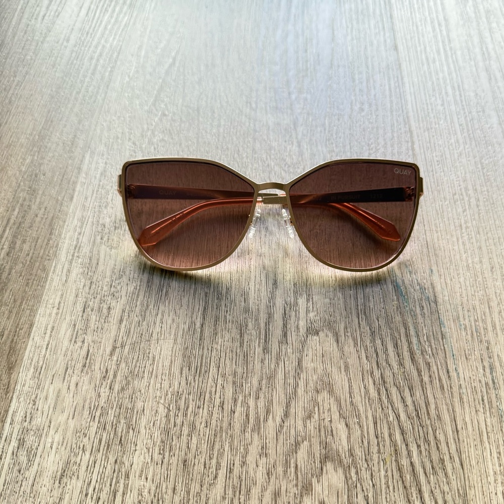 quay australia in pursuit pink & gold oversized cat eye sunglasses eyewear NEW